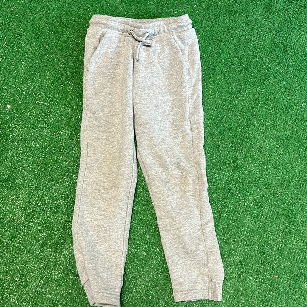 XS (4/5) Boys All in motion sweatpants!